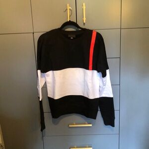 Ladies Black Scale crew sweatshirt in perfect condition size M